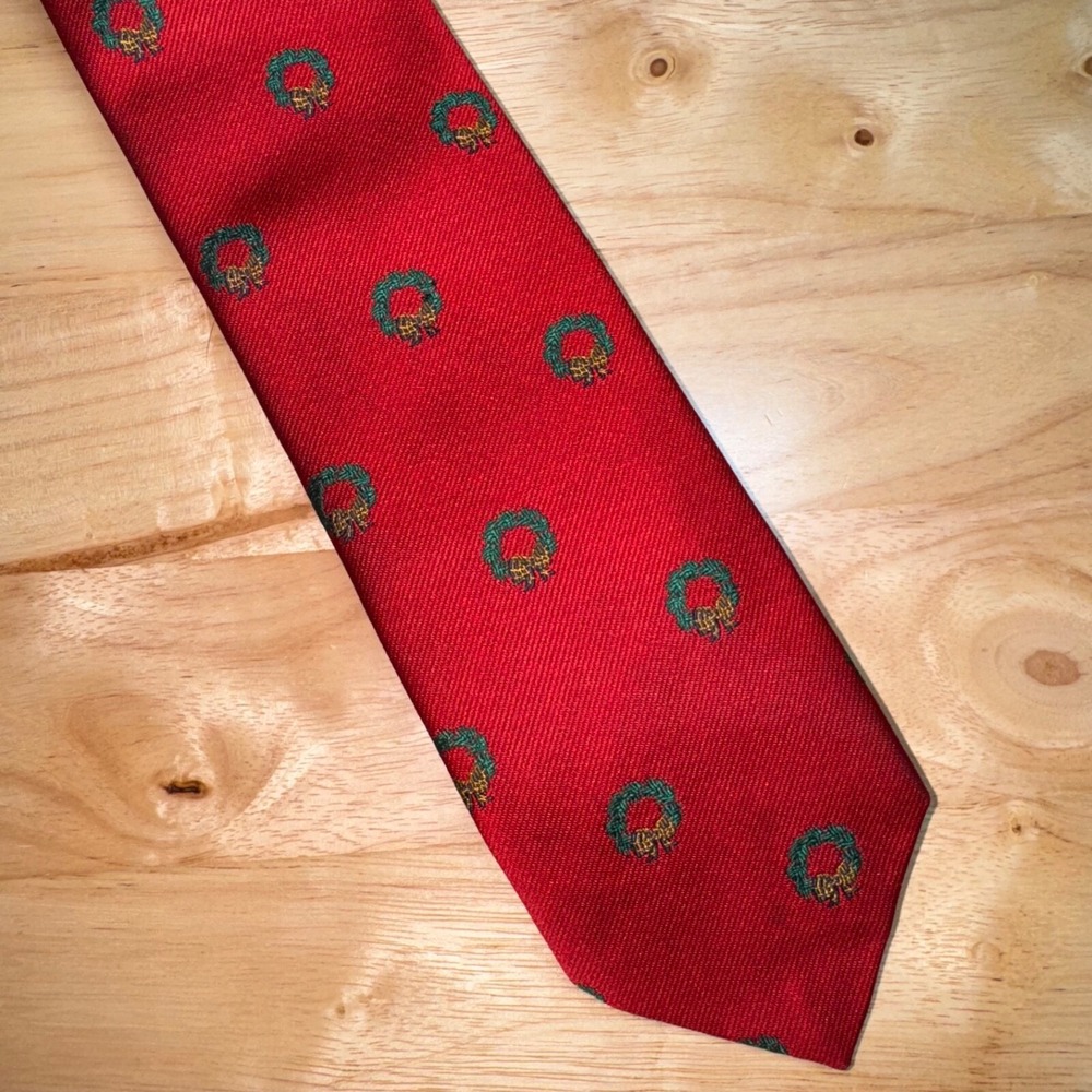 Hand Sewn by Robert Talbott Vtg Red Christmas Wreath Embroidered Preppy Necktie